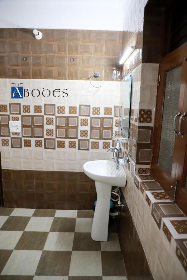 Отель The Abodes House Большая Нойда Экстерьер фото