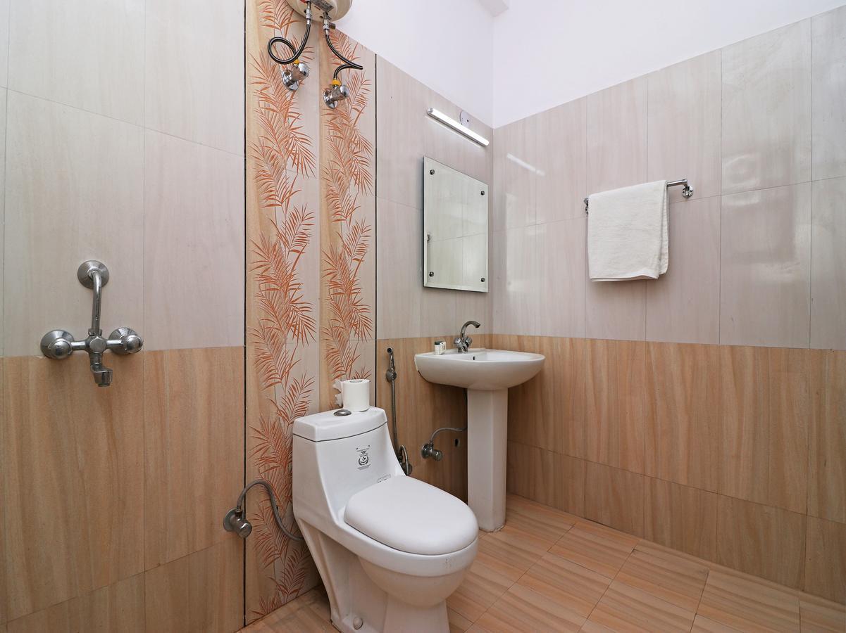 Отель The Abodes House Большая Нойда Экстерьер фото